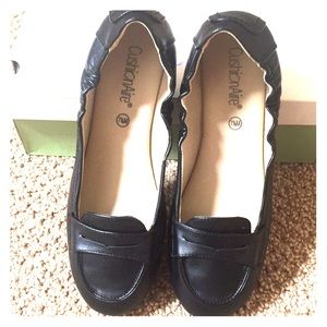 Black stretch penny loafers 7.5M New in Box!